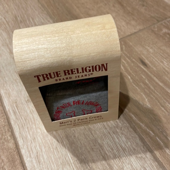 True Religion 2 Pack Crew Socks - Picture 6 of 6
